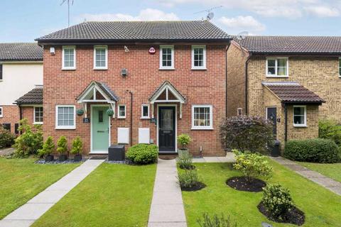 2 bedroom semi-detached house for sale, Mosbach Gardens, Brentwood, Essex