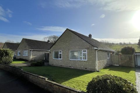 2 bedroom detached bungalow to rent, Hillside Gardens, Woodmancote