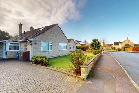 2 bedroom detached bungalow to rent, Hillside Gardens, Woodmancote