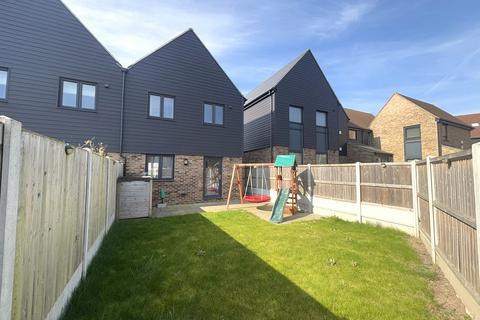 2 bedroom semi-detached house for sale, Roman Way, Margate