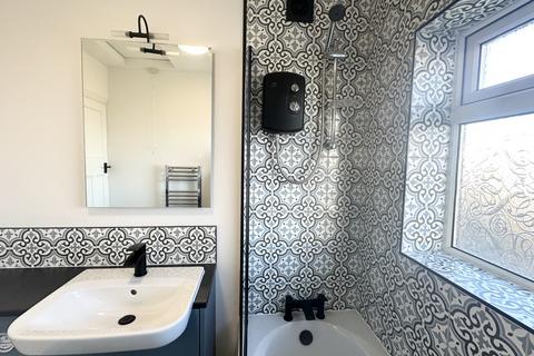 10 Brian Crescent, Leeds, LS15 7PN