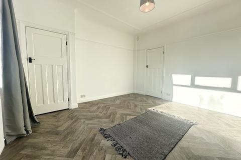 10 Brian Crescent, Leeds, LS15 7PN