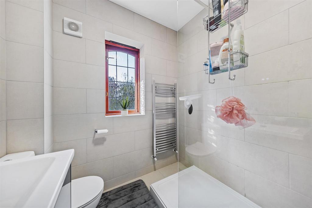 7 Snaith Cres Web34.jpg