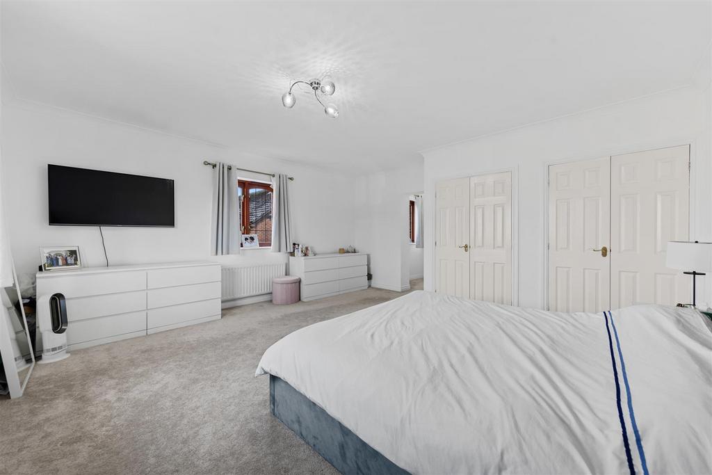 7 Snaith Cres Web32.jpg