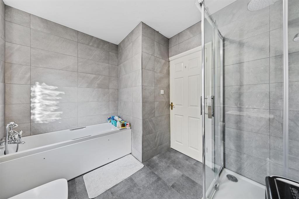 7 Snaith Cres Web39.jpg