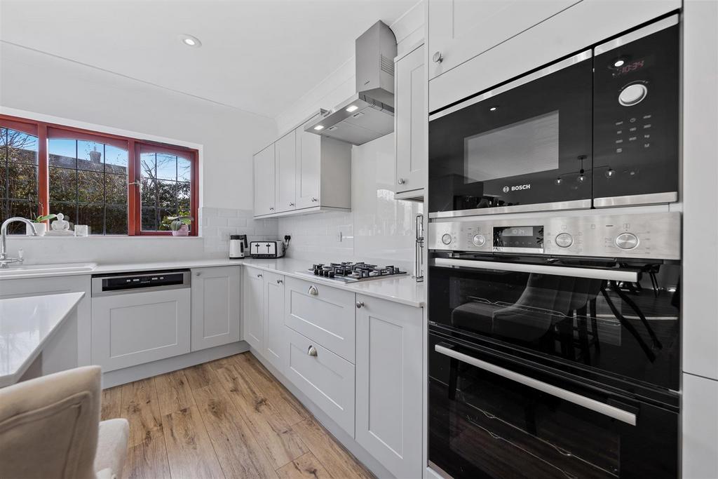 7 Snaith Cres Web24.jpg