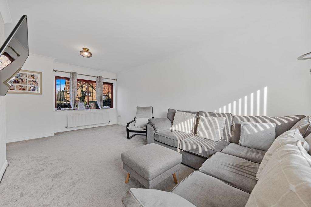 7 Snaith Cres Web27.jpg