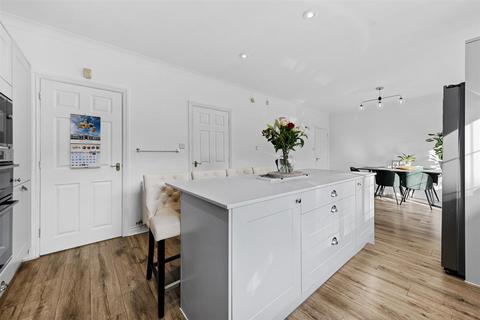 undefined, Snaith Crescent, Milton Keynes MK5