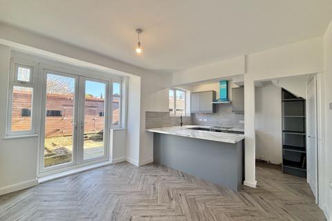3 bedroom end of terrace house for sale, Beach Road, Fleetwood FY7