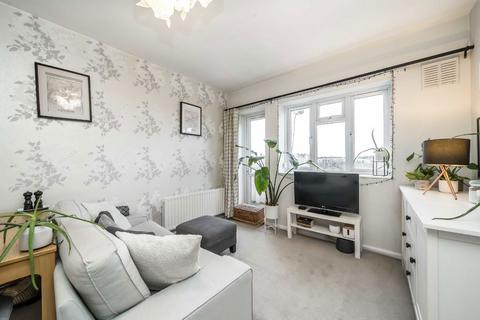 1 bedroom flat for sale, Lochinvar Street, London SW12