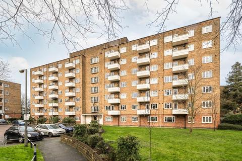 1 bedroom flat for sale, Lochinvar Street, London SW12