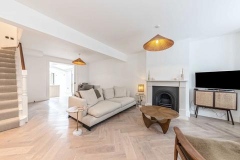 4 bedroom semi-detached house to rent, Balham Grove, London SW12