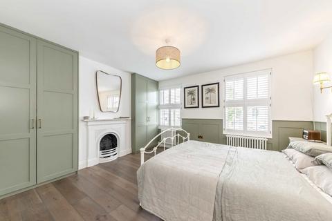 4 bedroom semi-detached house to rent, Balham Grove, London SW12