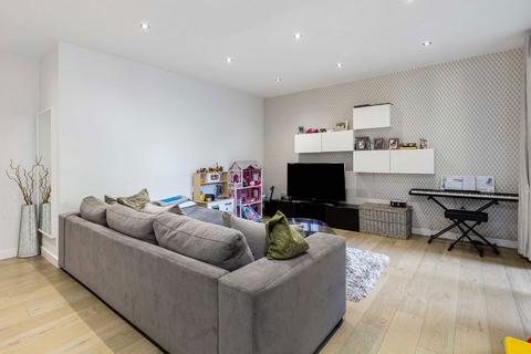 2 bedroom flat to rent, Blairderry Road, London SW2