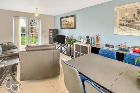 34 Berryfield Close, Tiptree, Colchester, CO5 0FQ