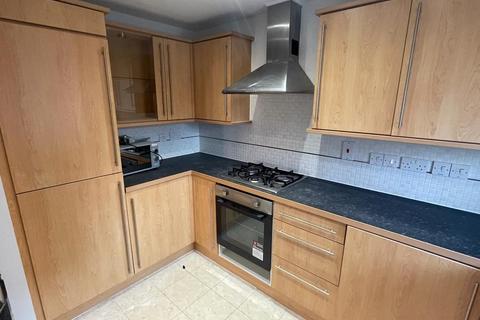 2 bedroom flat to rent, Richards Street, Hatfield AL10