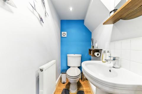 5 bedroom detached house for sale, Farriers Court, Drighlington