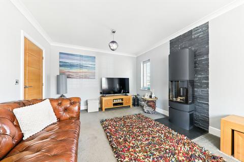 5 bedroom detached house for sale, Farriers Court, Drighlington