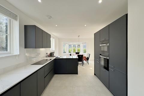 4 bedroom detached house to rent, Whistler Drive, Barnet EN4