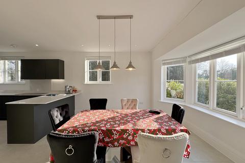 4 bedroom detached house to rent, Whistler Drive, Barnet EN4