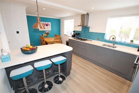 4 bedroom detached house for sale, Portsmouth Road, Clacton on Sea