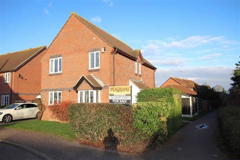 4 bedroom detached house for sale, Portsmouth Road, Clacton on Sea