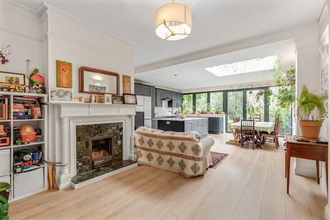 58 Lavington Road, London, W13 9LS