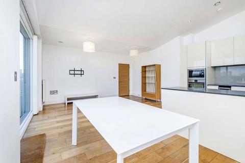 3 bedroom flat to rent, Durham Wharf Drive, Brentford TW8