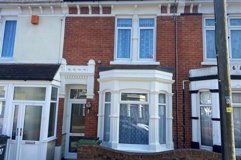 3 bedroom terraced house to rent, Wallington Road, Portsmouth PO2