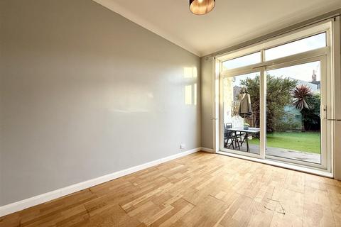 3 bedroom terraced house to rent, Wallington Road, Portsmouth PO2