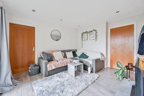 3 bedroom flat for sale, Granary Mansions, Thamesmead, London, SE28