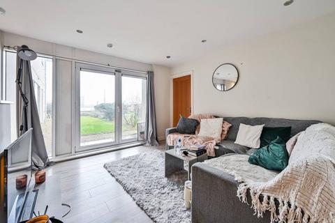 3 bedroom flat for sale, Granary Mansions, Thamesmead, London, SE28