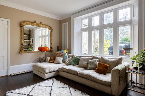 9 Birkheads Road, Reigate, RH2 0AR