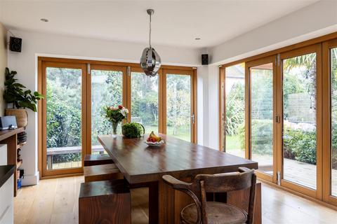 9 Birkheads Road, Reigate, RH2 0AR