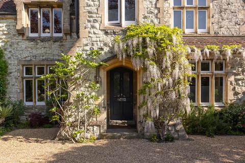 9 Birkheads Road, Reigate, RH2 0AR