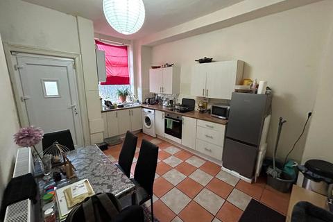 2 bedroom terraced house for sale, Woodend Street, Oldham, Greater Manchester, OL1