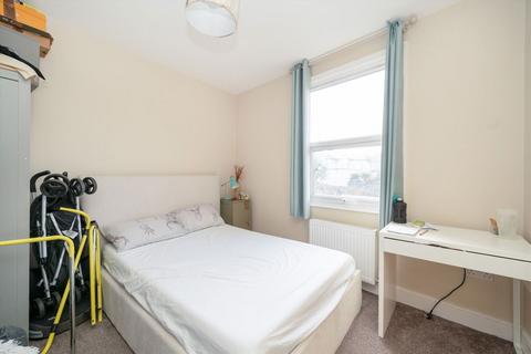 3 bedroom terraced house for sale, Pembroke Road, London N10