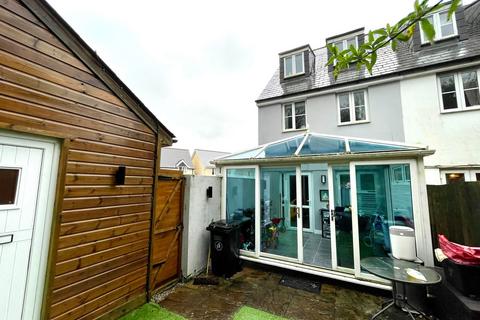 11 Lovering Road, St Austell, PL25 3QH