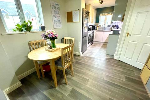 11 Lovering Road, St Austell, PL25 3QH