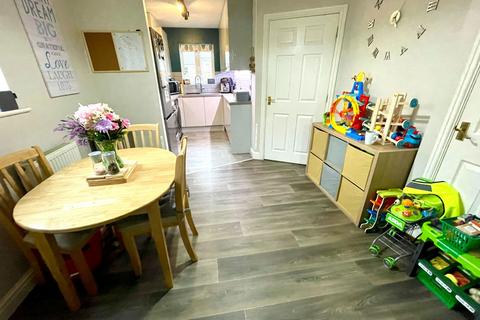 11 Lovering Road, St Austell, PL25 3QH