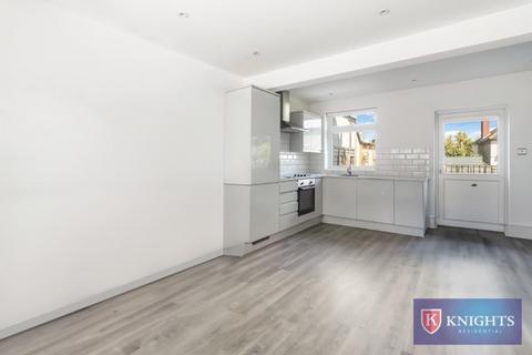 3 bedroom house for sale, Trent Gardens, London, N14