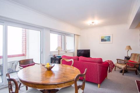 3 bedroom flat for sale, Windsor Court, The Esplanade, Penarth