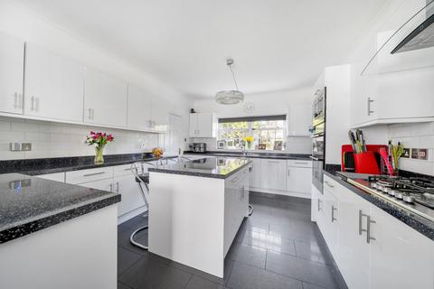 1 Barrow Close, Billingshurst, RH14 9SW