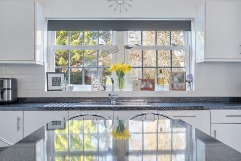 1 Barrow Close, Billingshurst, RH14 9SW