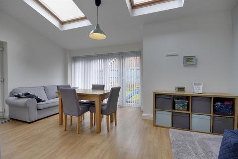 15 Aire Close, Brough, HU15 1GJ