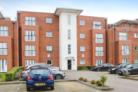 2 bedroom flat for sale, Hawkes Close, Langley