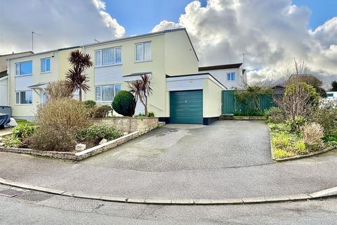 Coldrose Court, Truro
