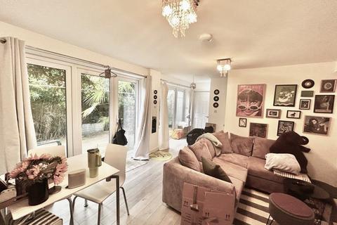 1 bedroom flat to rent, 391 Camden Road, London N7