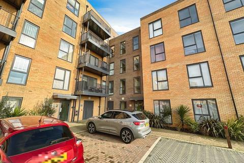 2 bedroom flat for sale, Curton close ,