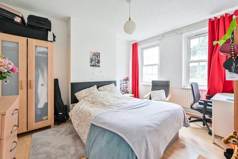 3 bedroom flat for sale, Doddington Grove, Kennington, London, SE17